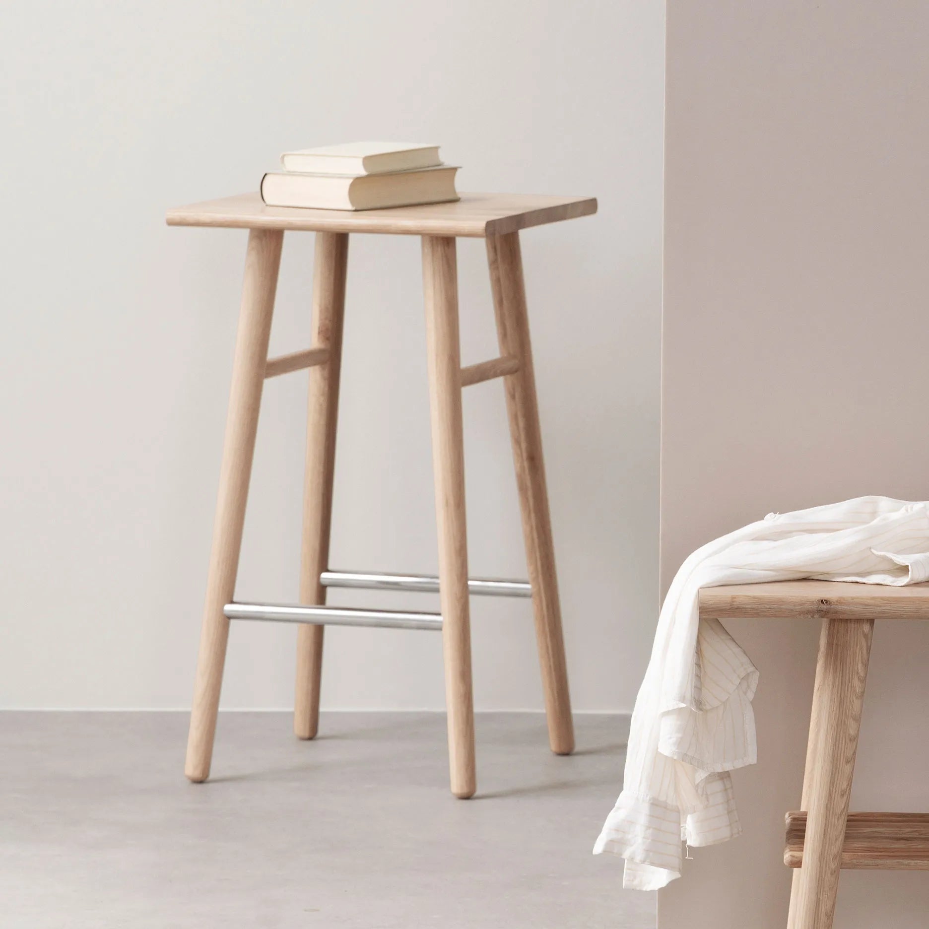 Wood II køkkenstol-hvidpigment FSC certificeret egetræ